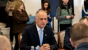 USR: Industria de armament are nevoie de investiții, nu de indemnizații aberante pentru conducere