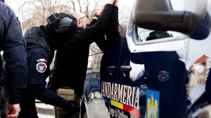 Protestul anti-restricţii de luni a atras sancţiuni. Amenzi de peste 70.000 de lei aplicate la Galaţi, unde 6 jandarmi au fost agresaţi