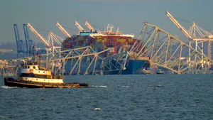 Bilanţul accidentului de la Baltimore: şase oameni sunt dispăruţi