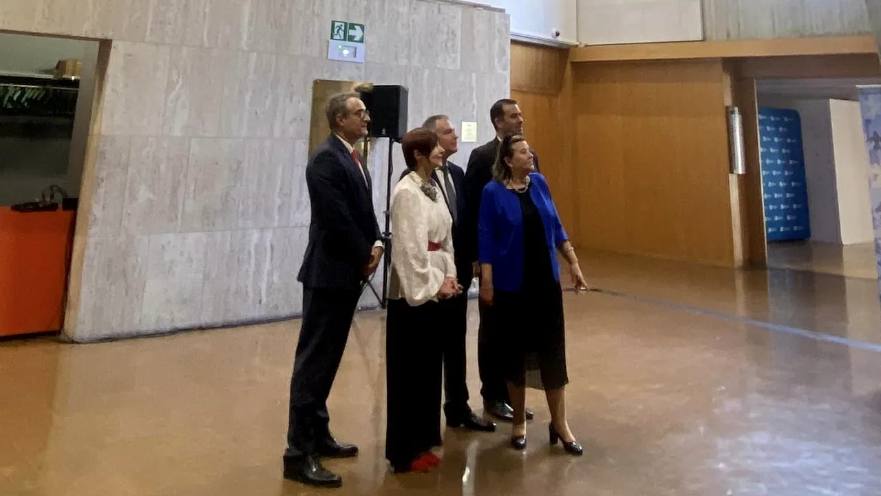 Prima donaţie românească de artă expusă permanent în holul principal al UNESCO, inaugurată