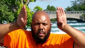 VIDEO ”Ucigaşul de pe Facebook”, un bărbat care s-a filmat în timp ce omora la întâmplare oameni pe stradă, găsit MORT în maşina sa