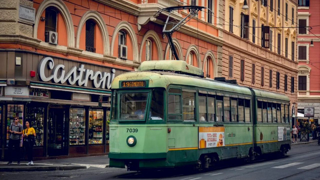 Panică în apropierea unei stații de tramvai din Roma după explozia unei petarde. Suspectul, un tânăr de 23 de ani, a fost arestat