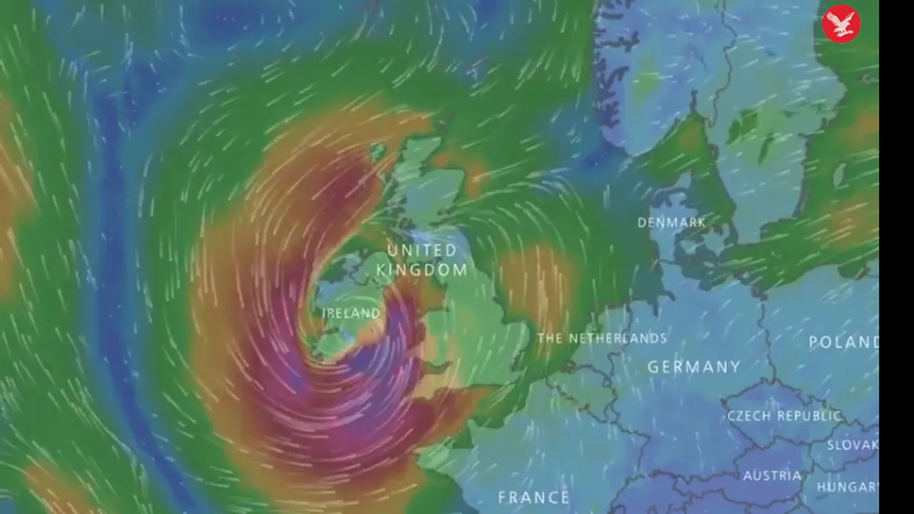 MAE: Vreme severă cauzată de uraganul Ophelia, în Irlanda. Este cea mai puternică furtună din ultimii 50 ani/ Mai multe zboruri şi curse de feribot, anulate/ Fenomenul observat pe cerul Angliei