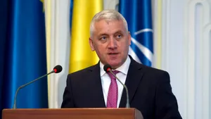 Ministrul Ţuţuianu: Mi-am propus o relaţie constructivă cu Iohannis. Neinvitarea preşedintelui la Ziua Aviaţiei, o 