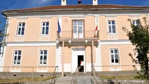 REPORTAJ: Clasa zero în Bistriţa-Năsăud - zugravi în săli, materiale didactice lipsă, dascăli speriaţi - FOTO