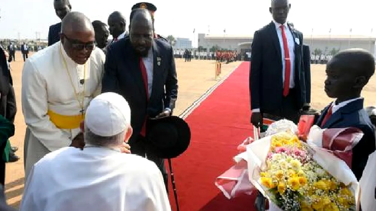 Papa Francisc vizitează Sudanul de Sud. Un grup de pelerini a mers nouă zile pe jos pentru a-l vedea pe suveranul pontif