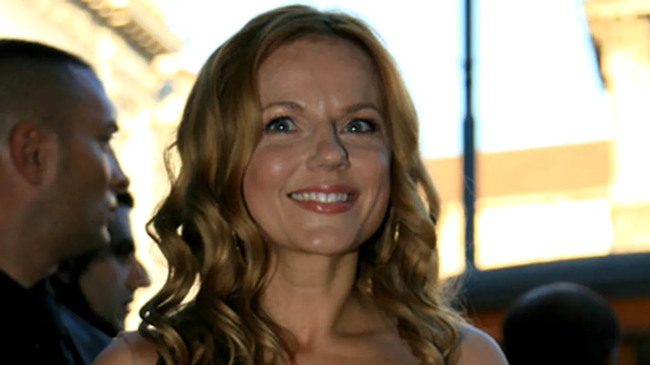 Geri Halliwell s-a logodit (Video)