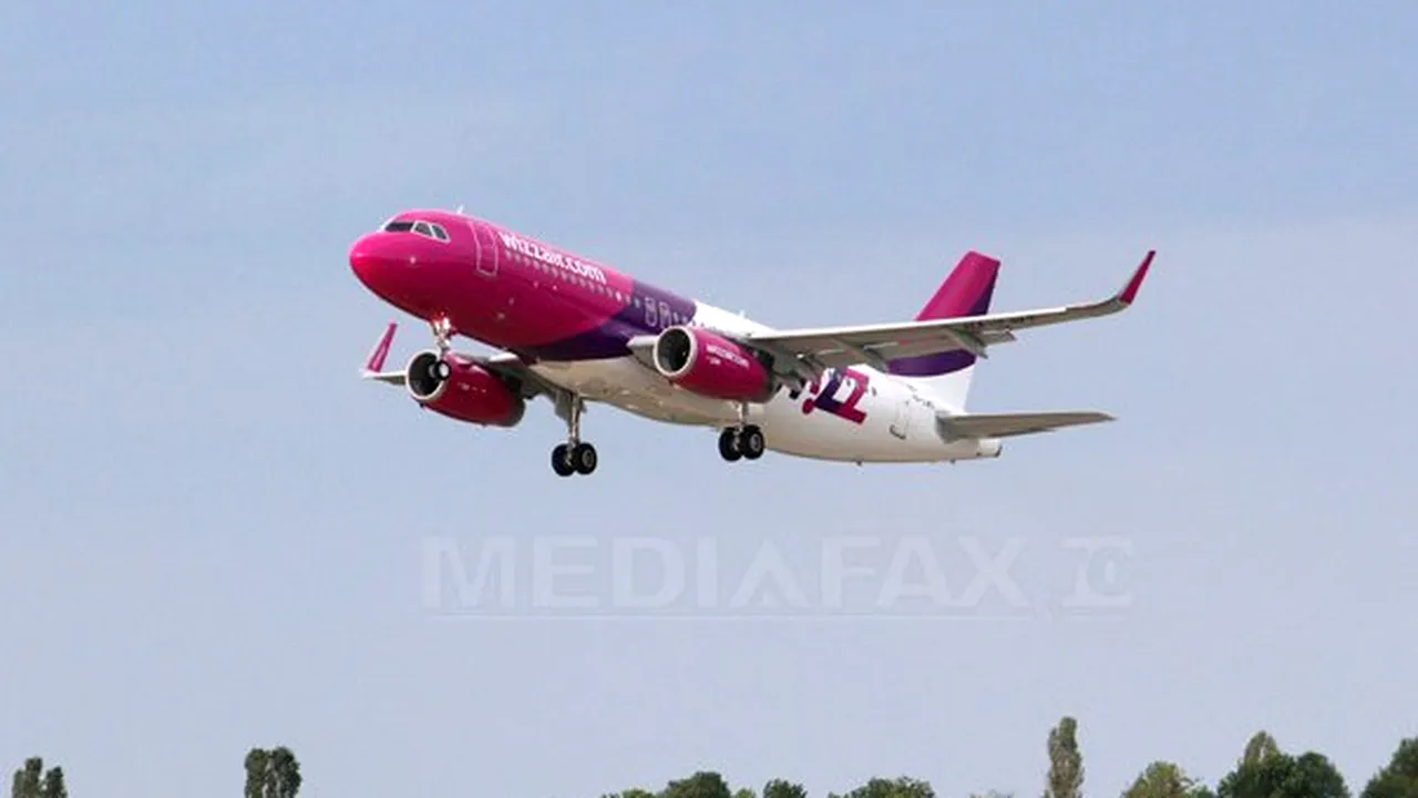 ATERIZAREA de urgenţă din Suedia. Wizz Air: Pasagerul agresiv a fost arestat, un altul a fost debarcat pentru comportament neadecvat