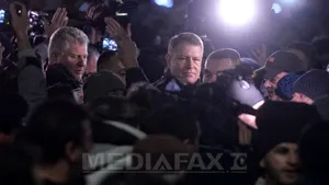 Iohannis: Nu înclin acum foarte mult spre anticipate, nu rezolvă problema. Am văzut multă revoltă în Piaţă, dar şi speranţă că lucrurile se pot schimba