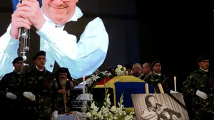 Un ultim omagiu pentru taragotistul Dumitru Fărcaş | Sute de oameni din Cluj i-au adus flori: 