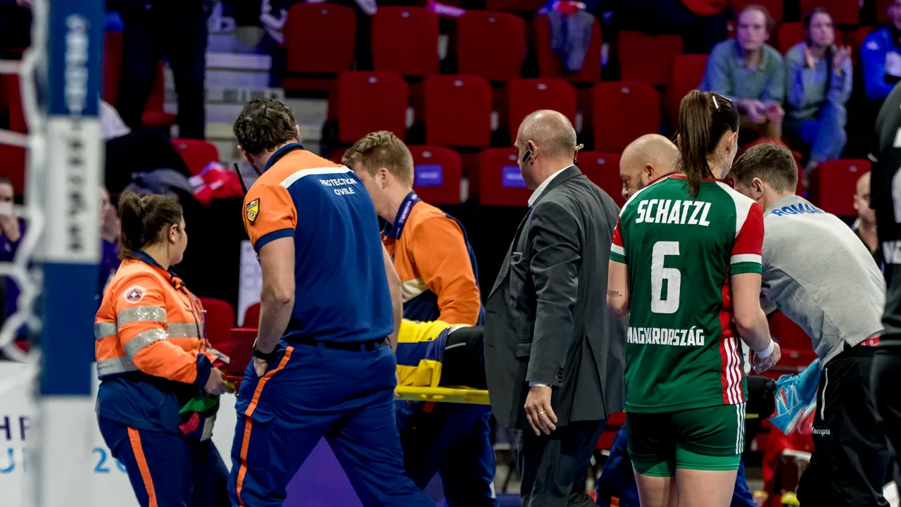 Cristina Neagu s-a operat la genunchi, după accidentarea suferită la Campionatul European din Franţa