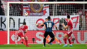 Atalanta învinge Olympiakos şi se califică în optimile Europa League. Mihăilă introdus pe final