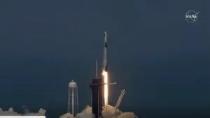 VIDEO | Moment istoric! Lansare cu succes, din a doua încercare: NASA şi SpaceX lansează Crew Dragon către Staţia Spaţială Internaţională