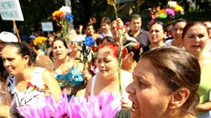 Florarii au încheiat protestul după ce au primit promisiuni că vor fi ridicate restricţiile