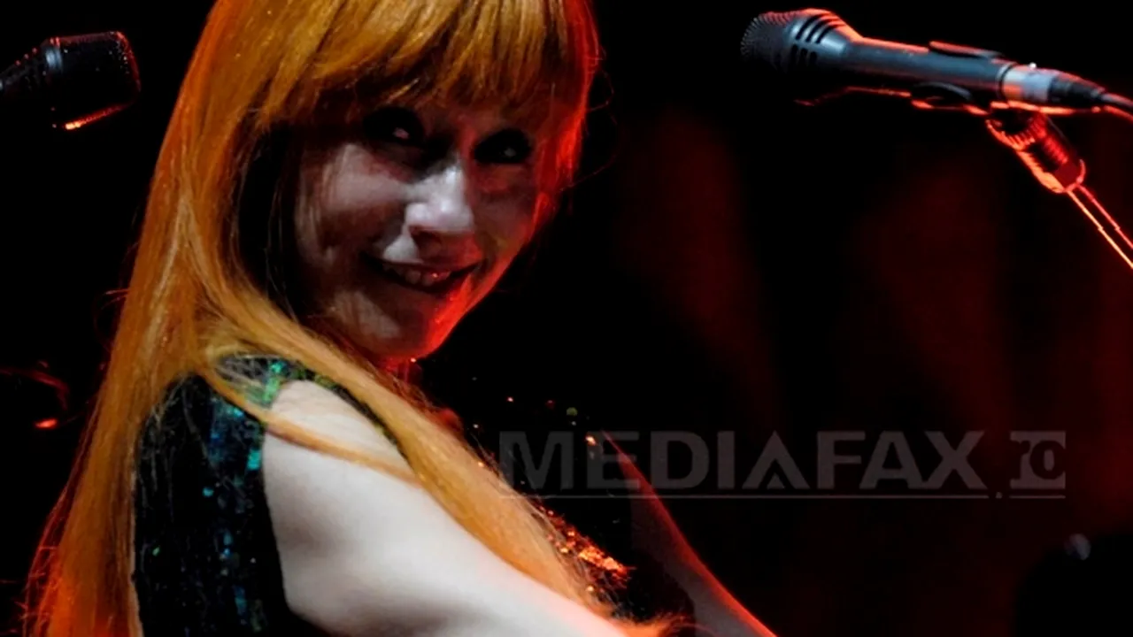 Accesul la concertul pe care Tori Amos îl va susţine joi, la Arenele Romane, permis de la ora 19.00
