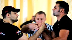 Skandenberg cu mâinile legate