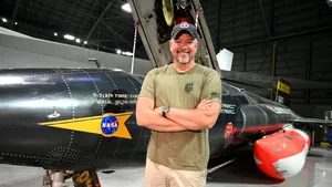 Acrobația aeriană a pierdut unul dintre cei mai buni piloți. Rob Holland, pilotul de acrobație de șase ori campion mondial la stilul free, a murit joi