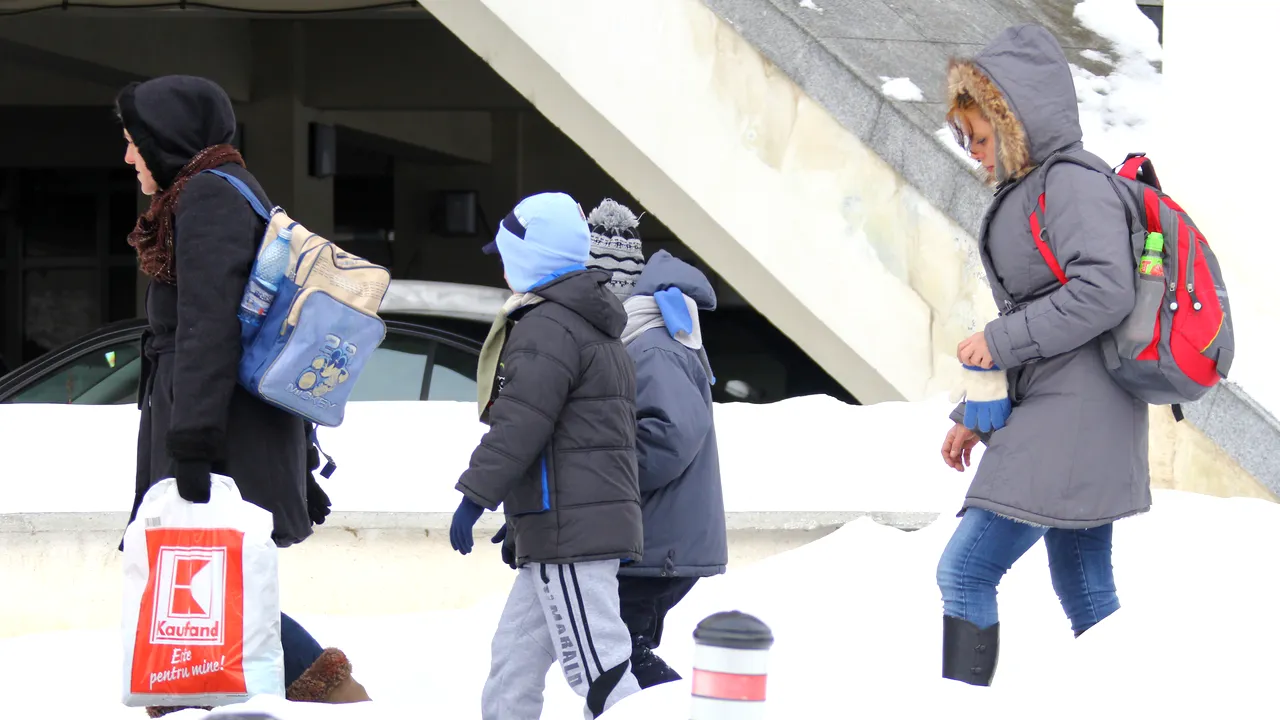 Şcolile se ÎNCHID din cauza gripei. Când se vor întoarce copiii la şcoală/ Sorina Pintea: Suspendând cursurile nu înseamnă că mergem la mall sau în alte locuri aglomerate