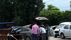 Familia lui Radu Mazăre, la Rahova de ziua lui. Fratele fostului edil: Aniversarea va fi anostă, dar stăm faţă în faţă fără geam | FOTO, VIDEO