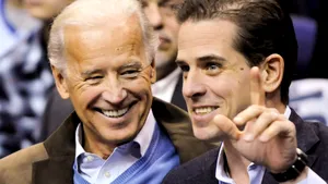 Moscova dă vina pe fiul lui Joe Biden pentru laboratoarele biologice din Ucraina

