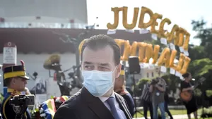 Orban: Sunt cluburi care ar trebui închise. Există terase de fiţe unde nu se respectă regulile nici de către personal/ Controale în metrou şi supermarketuri
