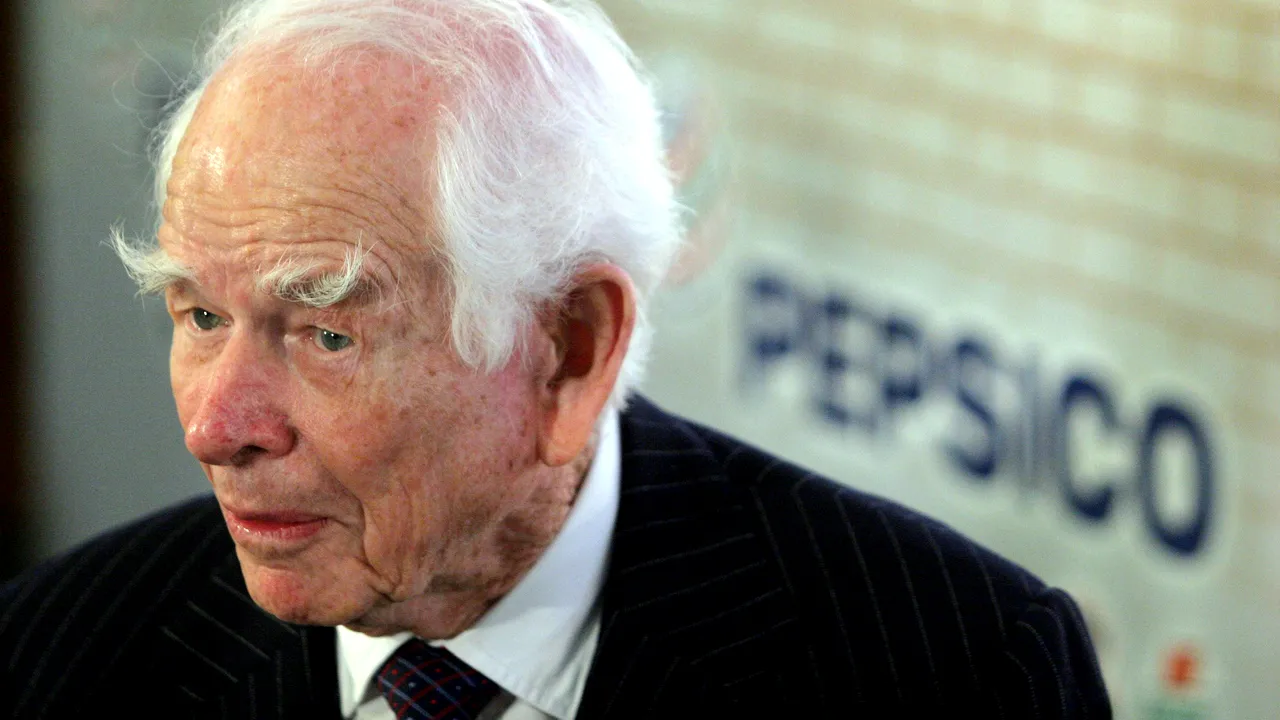 Donald Kendall, fostul CEO al PepsiCo, a murit la 99 de ani. În 2004, a fost premiat de Vladimir Putin cu „Medalia Prieteniei”