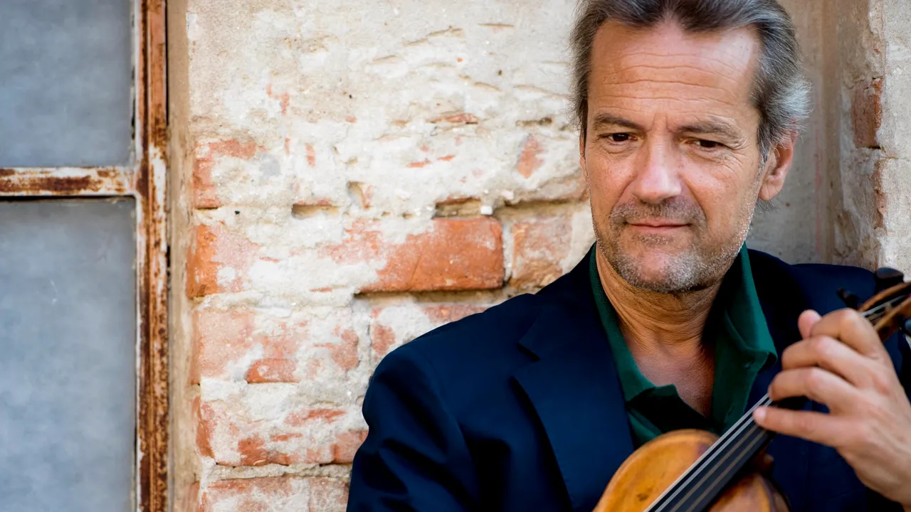 Violonistul Giuliano Carmignola vine în România pentru un concert caritabil, de ziua Regelui Mihai