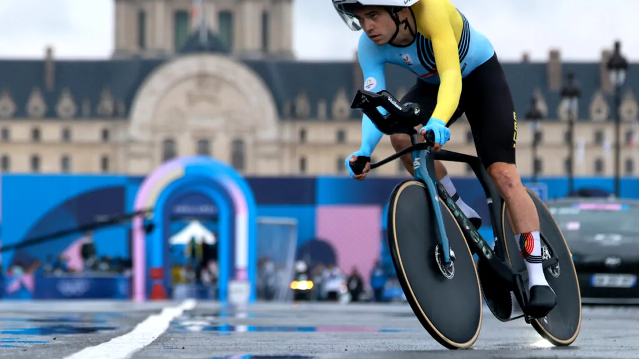 Ciclistul belgian Wout van Aert a revenit pe bicicletă la doar 10 zile după operația la gleznă