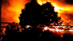 Încă un incendiu la Dâmboviţa: arde un depozit lângă fabrica de armament