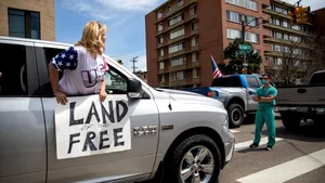 Nu există pădure fără uscături. Medicii care s-au pus în faţa maşinilor unor protestatari anti-caratină pentru a le opri