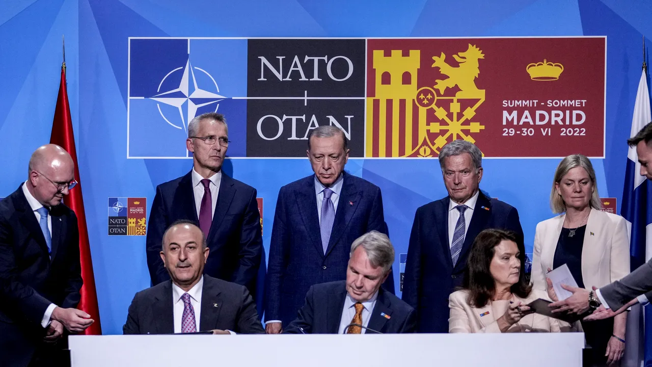 Turcia aşteaptă acţiuni suplimentare din partea Suediei, pentru a accepta aderarea la NATO
