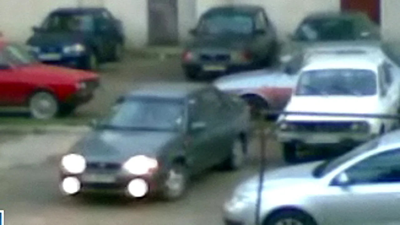Vezi aici cât i-a luat unei şoferiţe să-şi parcheze maşina