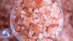 Sarea naturală nu este mai sănătoasă decât sarea de pe masă, spun experții