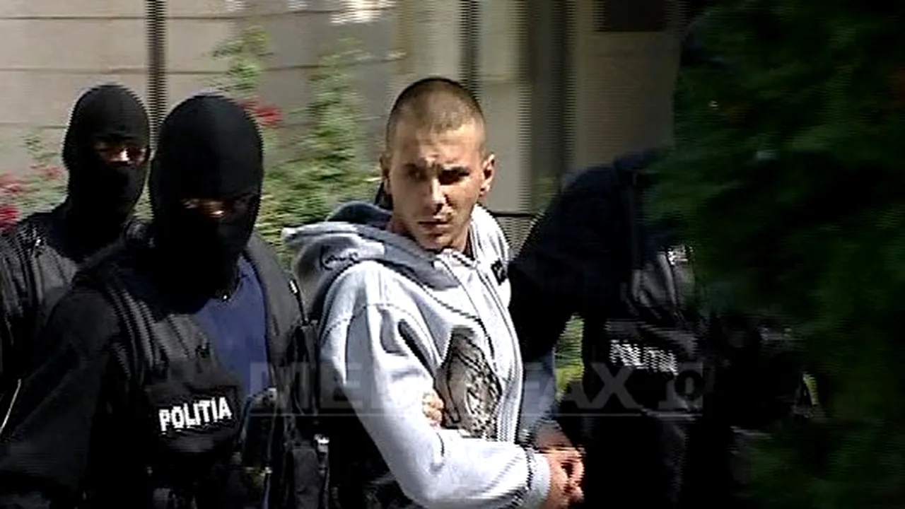 Interlopul Daniel Uţă i-a scuipat pe jurnalişti la Curtea de Apel Ploieşti