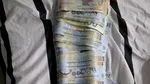 Percheziții în Mehedinți într-un dosar de proxenetism. Polițiștii au ridicat bani, telefoane și materiale pirotehnice