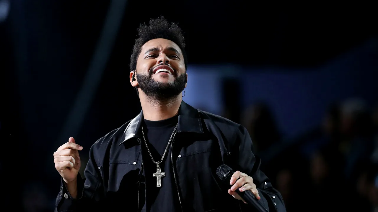 Ascultă SMART RADIO | The Weeknd a lansat videoclipul ”Blinding Lights”, inspirat de Michael Jackson şi de filmul ”Drive”