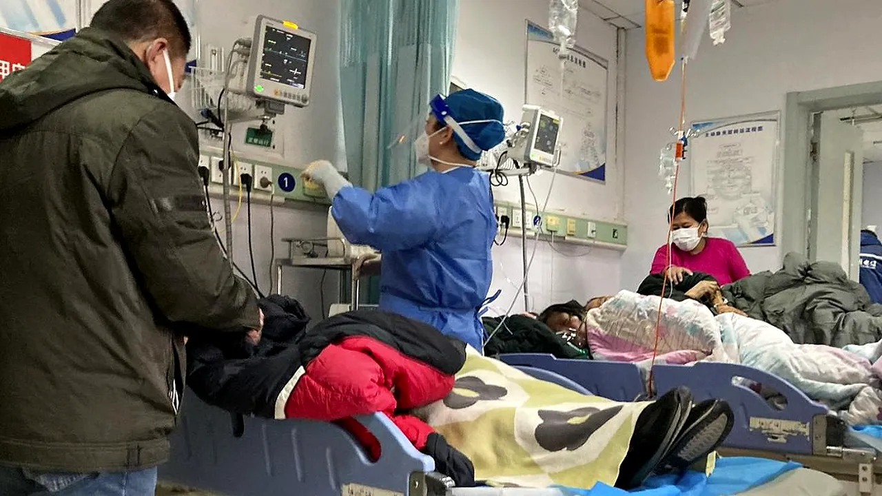 Spitalele din China se prăbuşesc din cauza boom-ului pneumoniei: pacienţii disperaţi invadează sălile de aşteptare

