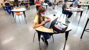 Profesorul Alexandru Rafila. despre deschiderea şcolii: Clase de 15 elevi, distanţare, măşti, pauze decalate