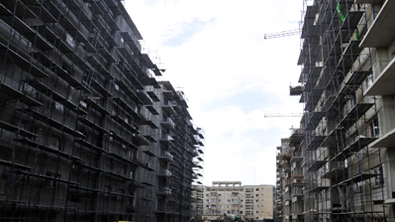 Românii au construit mai puţin, în octombrie