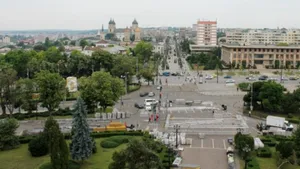 REPORTAJ: Un bărbat pasionat de ceasuri are grijă de 30 de ani de ceasul din Palatul Culturii din Iaşi - FOTO, VIDEO