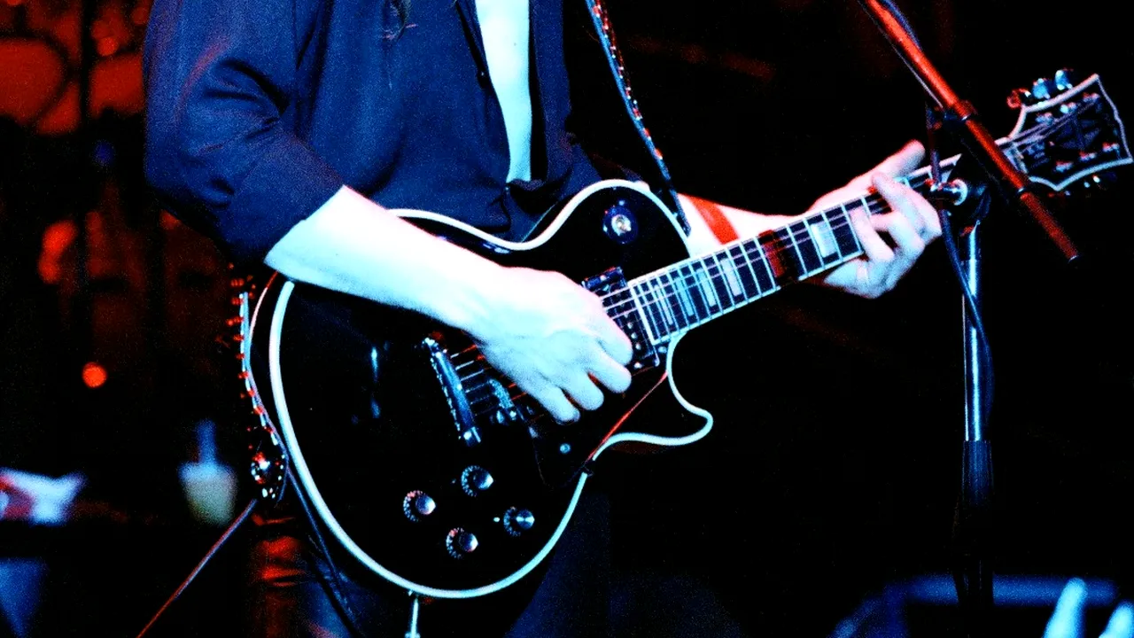 Legendarul chitarist John Sykes, de la Thin Lizzy şi Whitesnake, a murit la 65 de ani