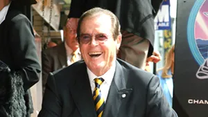 Roger Moore a primit o stea pe Walk of Fame