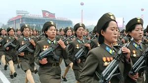 ARMATA PE TOCURI. Cum se pregătesc femeile militar din Coreea de Nord pentru luptă - FOTO, VIDEO