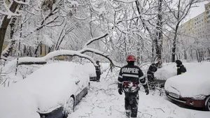 ANM: Se resimt -39 GRADE C pe Călimani / Cod portocaliu de GER, NINSORI ŞI VISCOL: harta judeţelor vizate / Peste 5.000 de pompieri militari, gata să intervină în zonele cu probleme