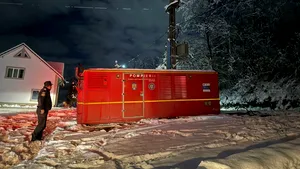 15.000 de oameni din Alba nu au încă energie electrică din cauza ninsorilor