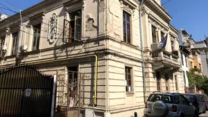Starea jalnică în care a ajuns clădirea instituţiei care gestionează Programul de Restaurare a Monumentelor Istorice/ Ce spune conducerea | FOTO, VIDEO