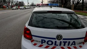 Autospecială de Poliție, trasă pe dreapta de un echipaj de la Rutieră deoarece a depășit viteza legală