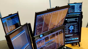 Primul laptop cu 7 ecrane. Aurore 7 este, momentan, un prototip