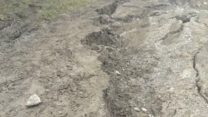 Peste 20 de gospodării din Prahova, izolate din cauza unei alunecări de teren