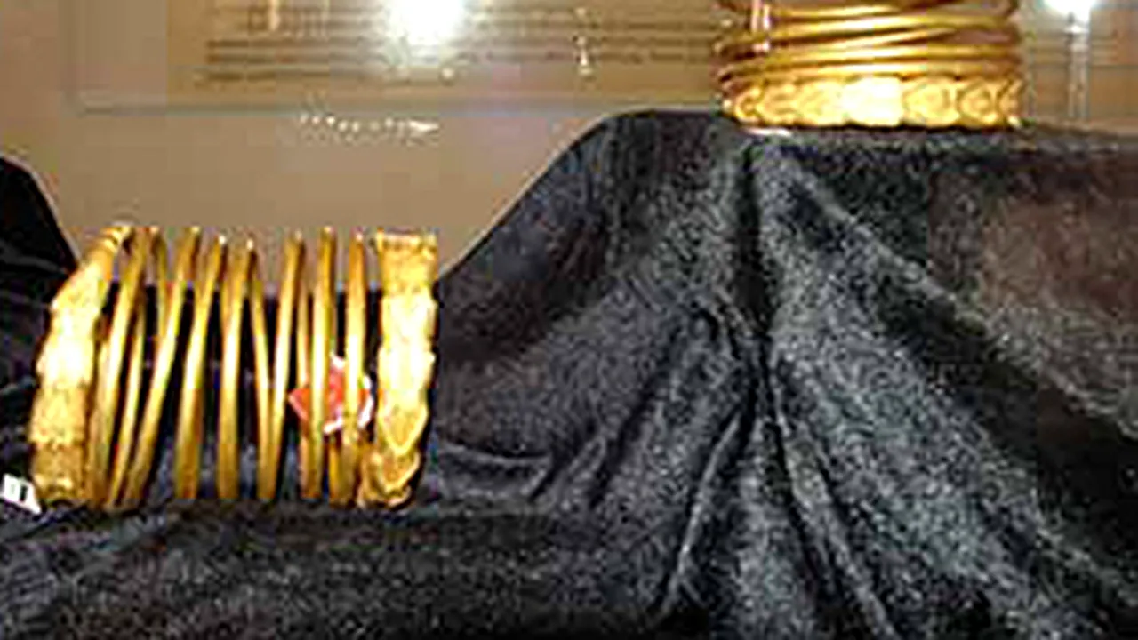 Romanian Authorities About To Retrieve 10th Gold Dacian Bracelet